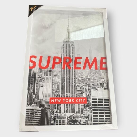 Supreme x Oliver Gal New York City Empire State Building White Shadow Box New - Picture 1 of 5